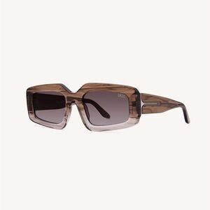 Dezi Read the Room Espresso Oak Sunglasses